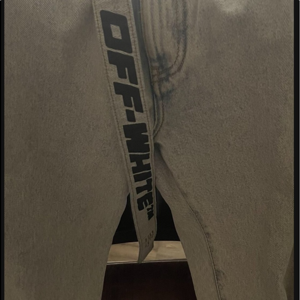 Off white mens jeans. Size 36.